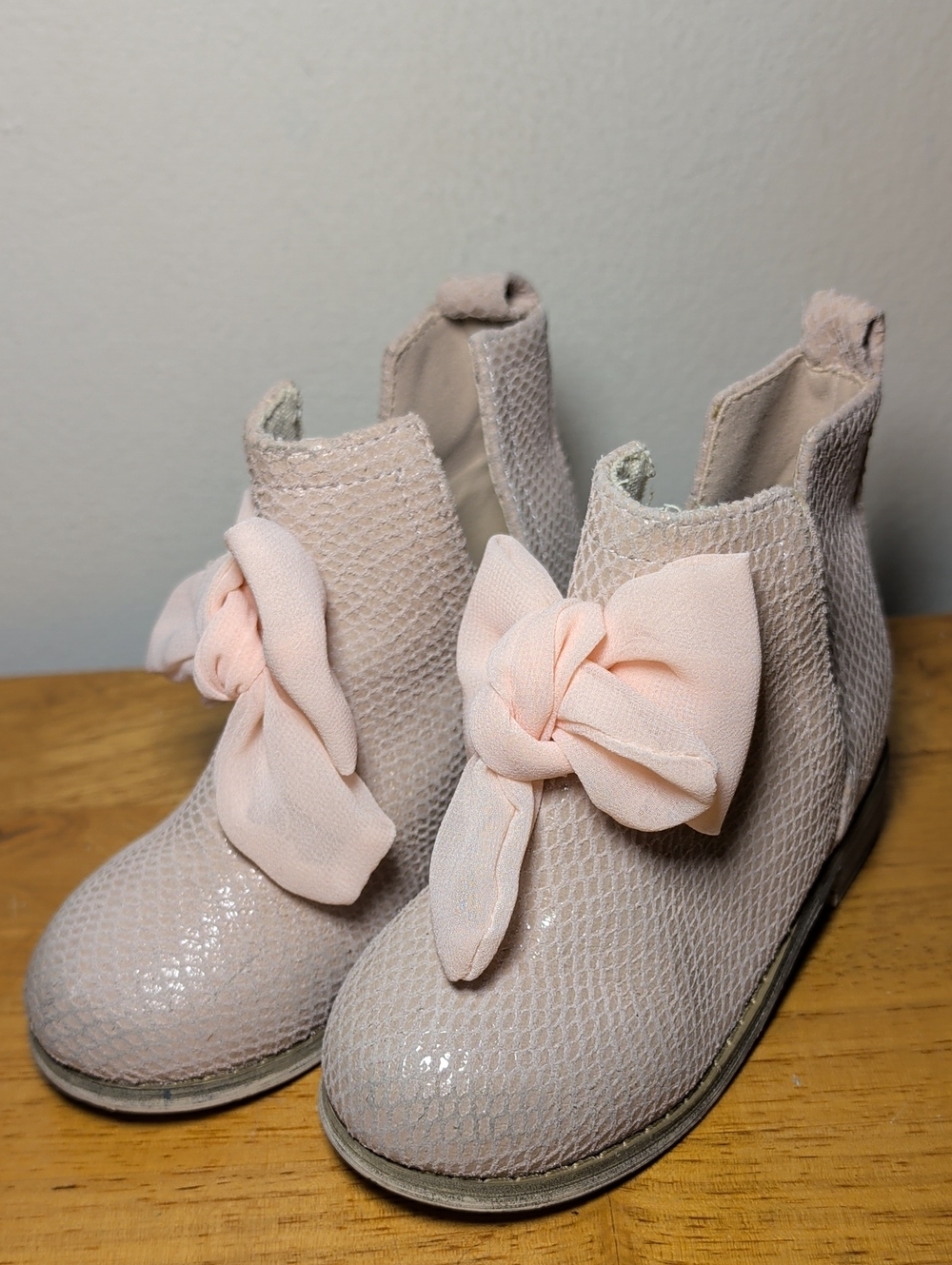 Joyfolie Collette Ankle Boots in Blush Suede Pink Bows Twee Toddler Girls Size 8